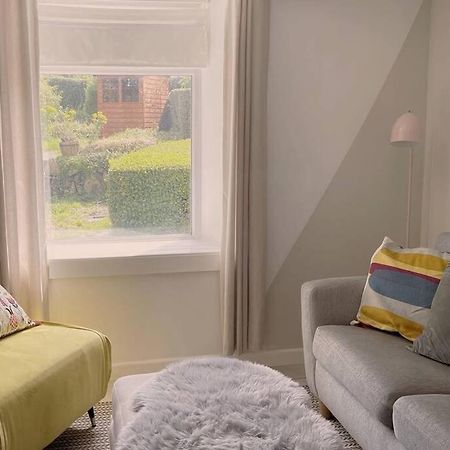 Cosy 2-Bedroom Family Cottage Centrally Located. Leedstown 외부 사진