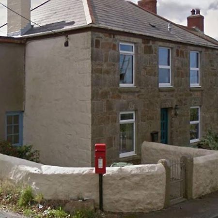 Cosy 2-Bedroom Family Cottage Centrally Located. Leedstown 외부 사진