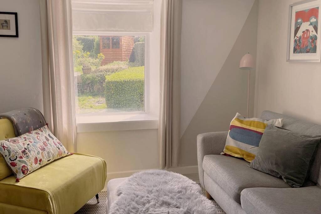 Cosy 2-Bedroom Family Cottage Centrally Located. Leedstown 외부 사진