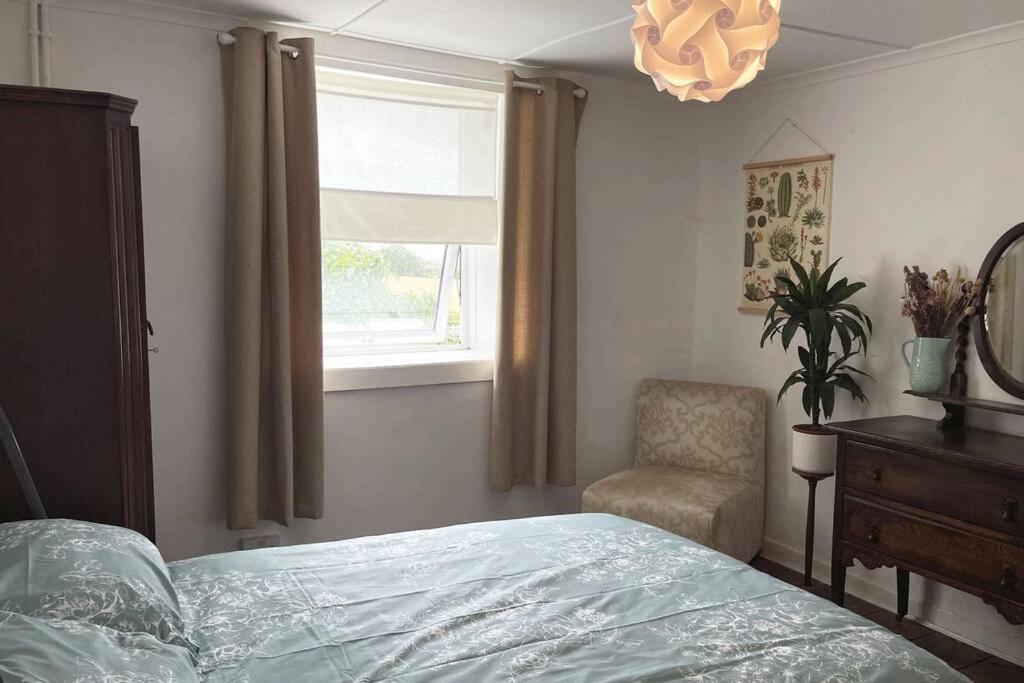 Cosy 2-Bedroom Family Cottage Centrally Located. Leedstown 외부 사진